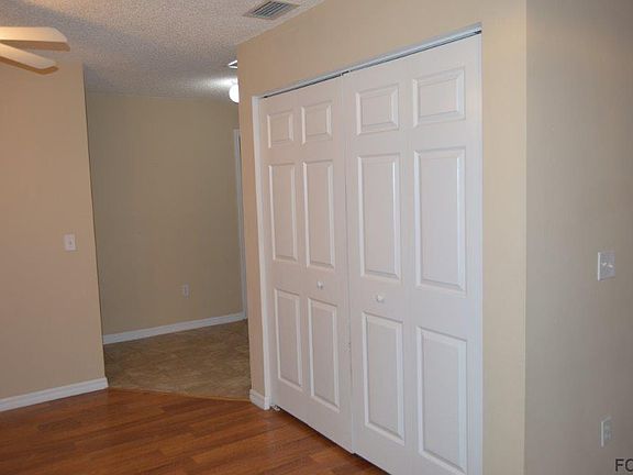 4th image of 40 Waters Dr