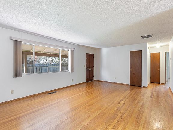 4th image of 2282 - 2284 3rd Street
