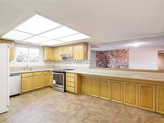 5th image of 4992 Auborn Ave