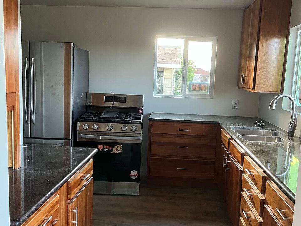 1st image of 609 E Aspinwall St