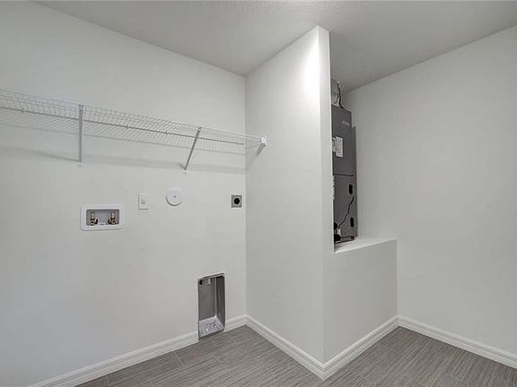 3rd image of 555 SW Paar Drive