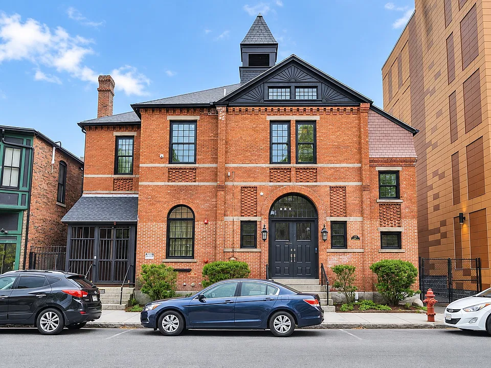150 Middlesex St #2