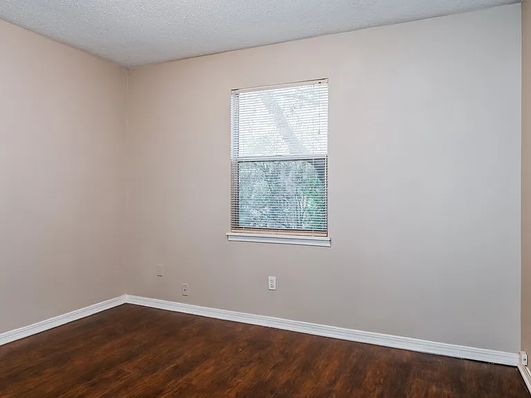 11702 Tanager Dr — Photo 14
