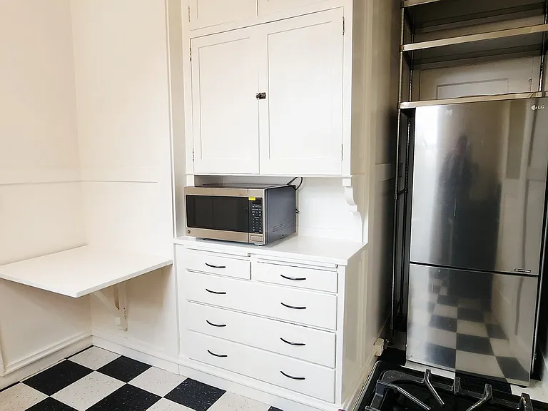 834 Bush St — Photo 13