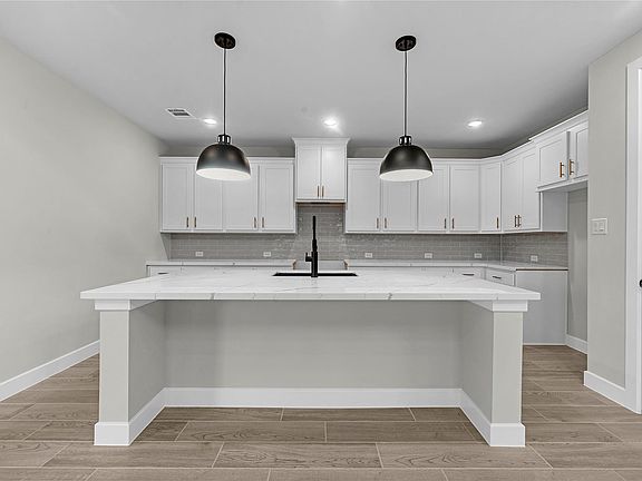 5th image of 118 Candlelight Ridge Ct