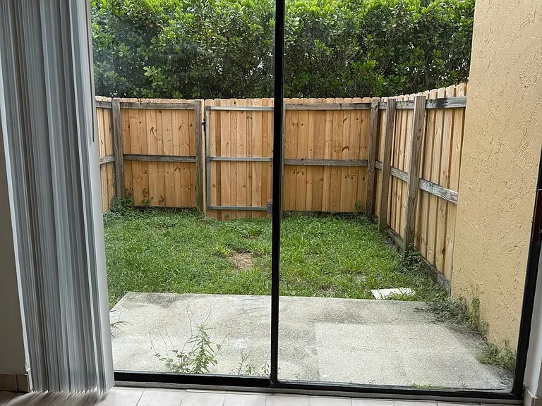 417 Palm Cir E #417 — Photo 20