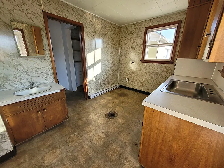 331 Newport Rd — Photo 25