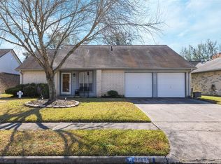 10842 W Mulberry Dr, La Porte, TX 77571
