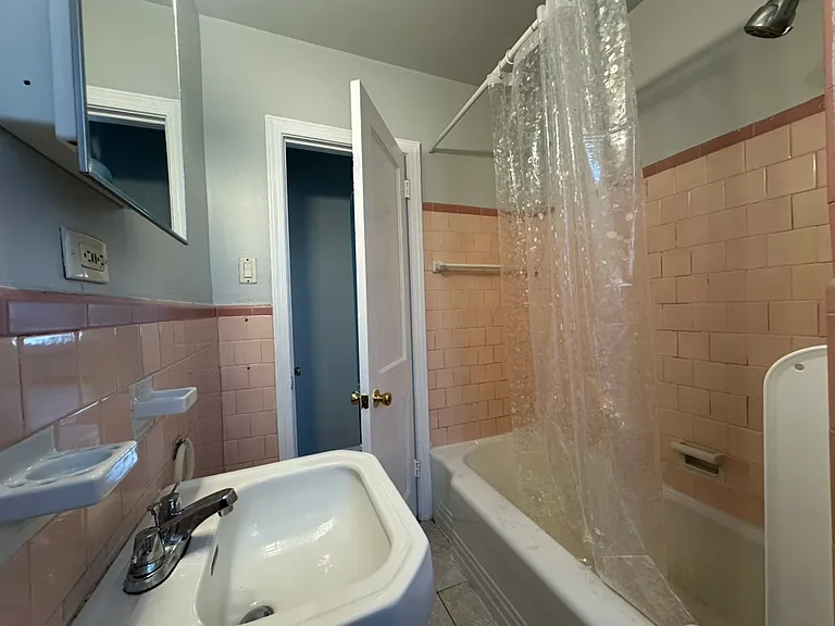 4221 Devereaux St #1 — Photo 11