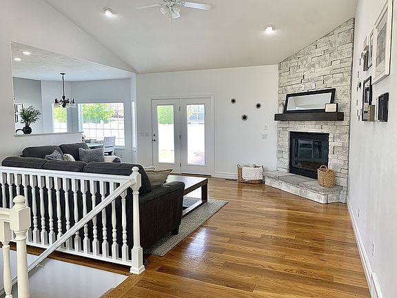 4th image of 1104 Whitewater Dr