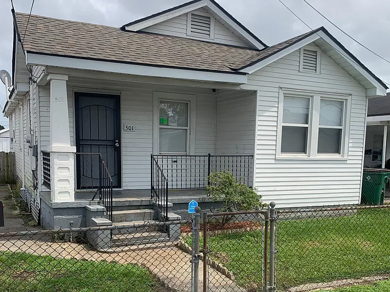 501 Westwood Dr — Photo 1