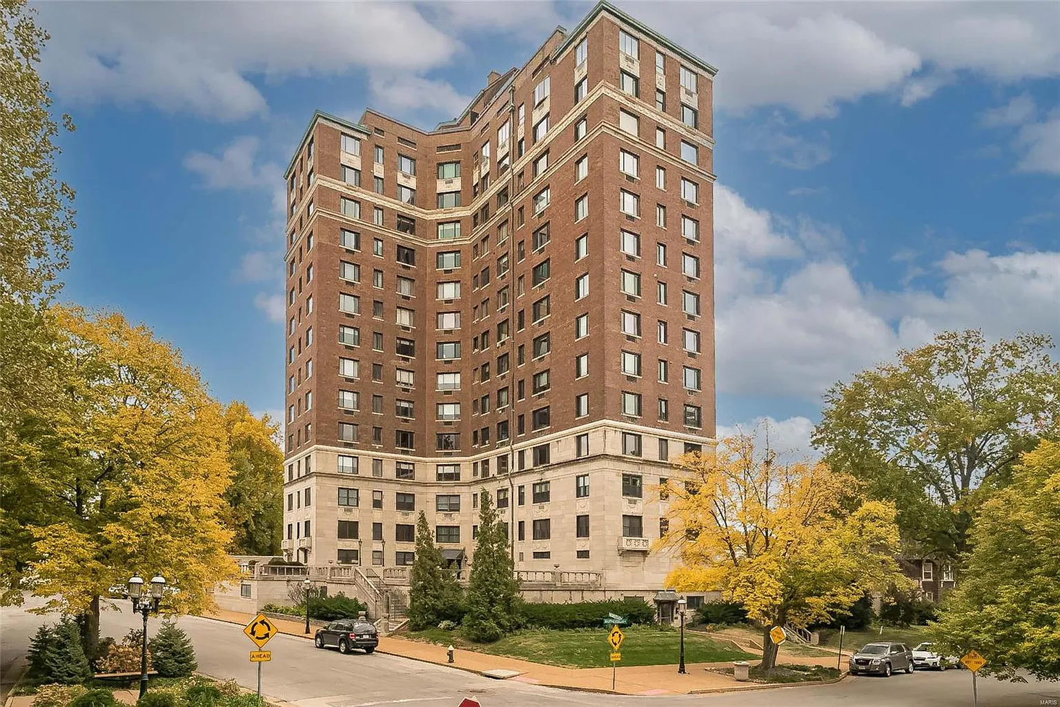 410 N Newstead Ave APT 4S photo 1