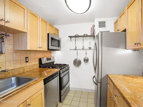 3rd image of 1831 Madison Ave APT 6K
