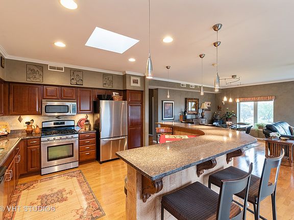 5th image of 3451 Carriage Way Dr #509