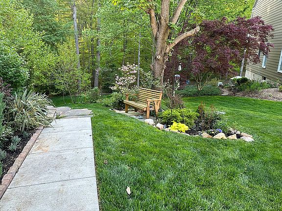 5th image of 7909 Bressingham Dr