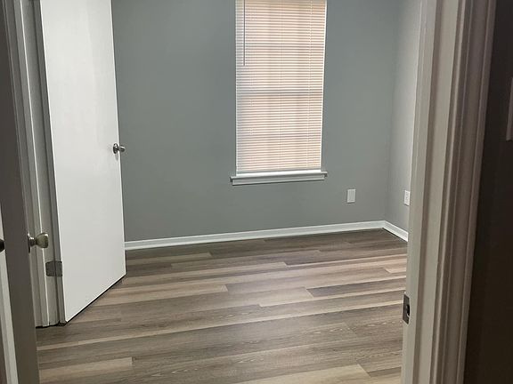 2nd image of 4440 Janssen Dr