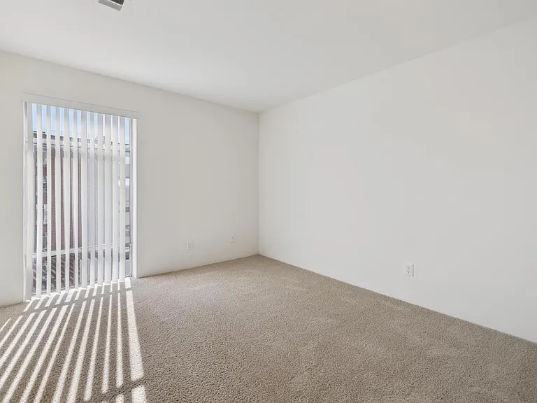 Post House Apartments — Photo 17