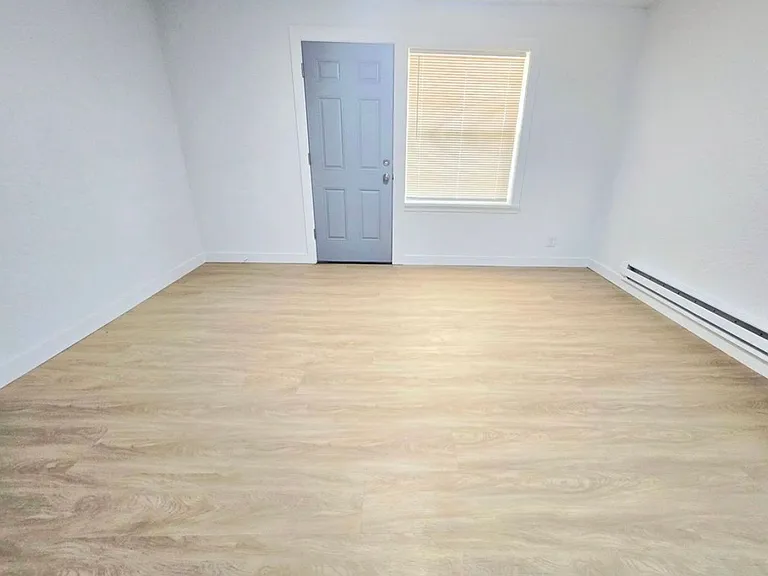 1411 Basin St SW — Photo 3