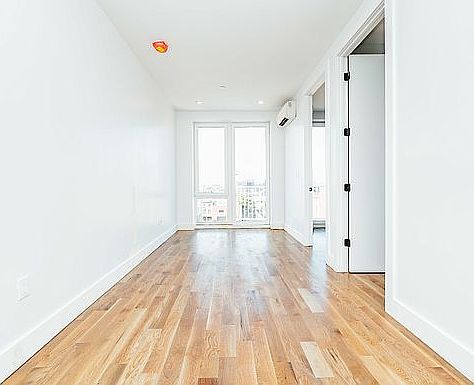 1st image of 916 Bergen St APT 6B