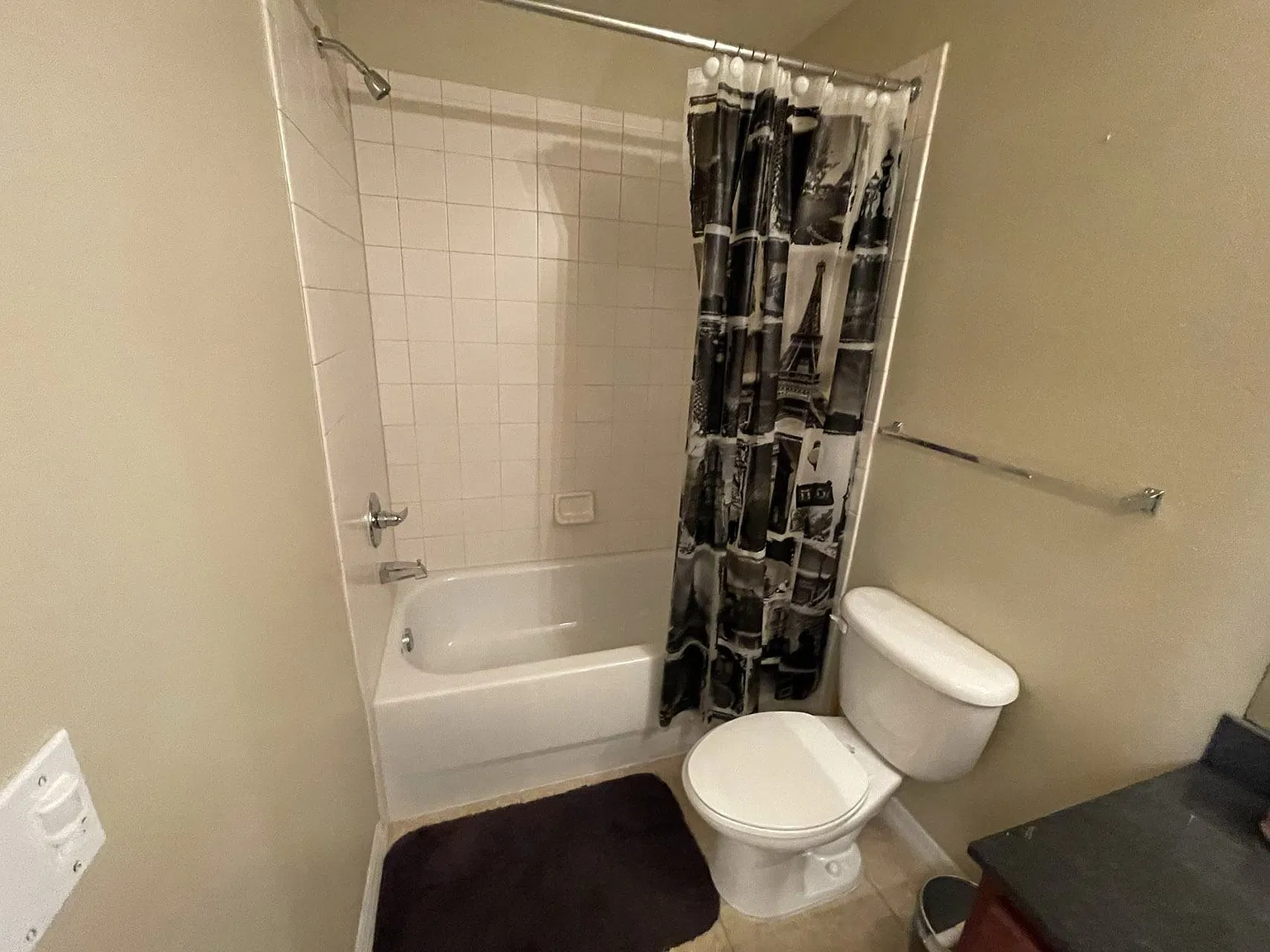 Esplanade Apartments — Photo 4