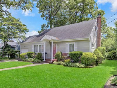 130 Abbey Street, Massapequa Park, NY, 11762