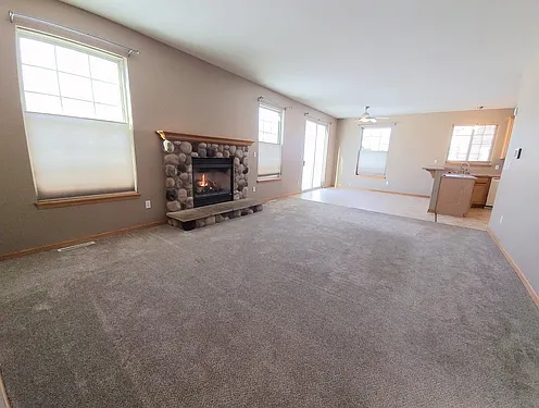 1805 Deer Path - Executive 4 Bedroom Home In Desirable Deer Path Subdivision* Watch Video Tour No... — Photo 4