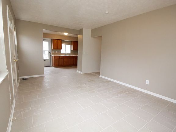 4th image of 3751 Runyon Ave