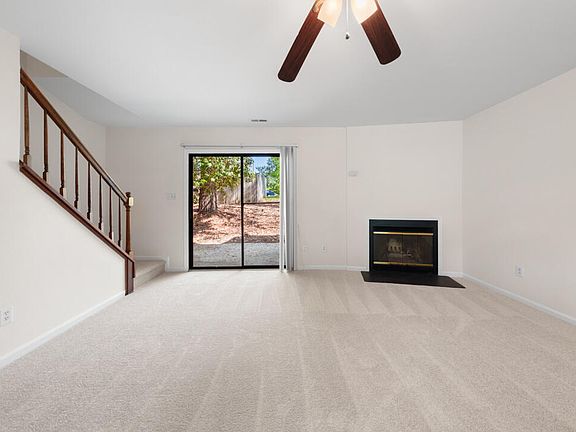 2nd image of 359 Kilarney Dr