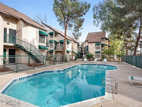 3rd image of 530 Elm Dr Unit 102