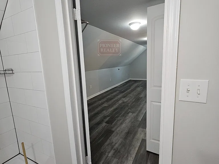 2331 Fleet Ave — Photo 12