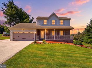 5058 Hickory View Dr, Spring Grove, PA 17362