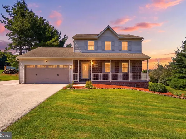 5058 Hickory View Dr, Spring Grove, PA 17362
