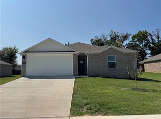 561 Arizona St, Farmington, AR 72730