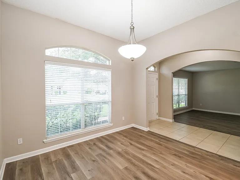 9135 Prosperity Lake Dr — Photo 5
