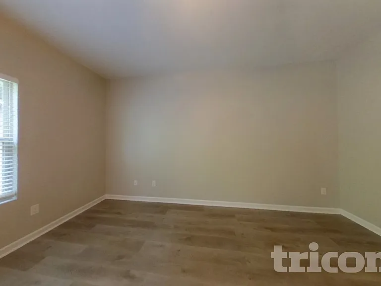4118 Lindbergh Way — Photo 3