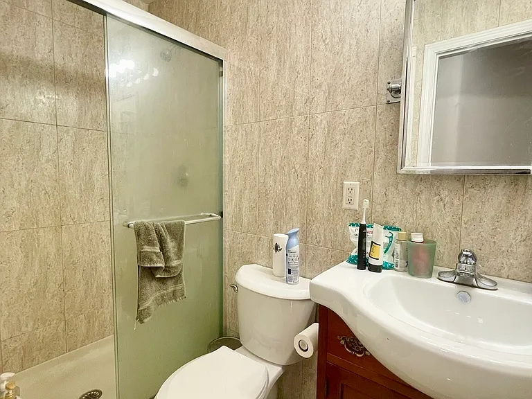194 Winthrop Rd #1 — Photo 10