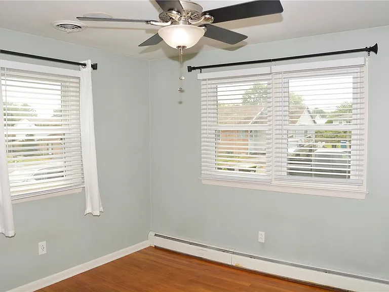 3017 Jefferson St — Photo 9