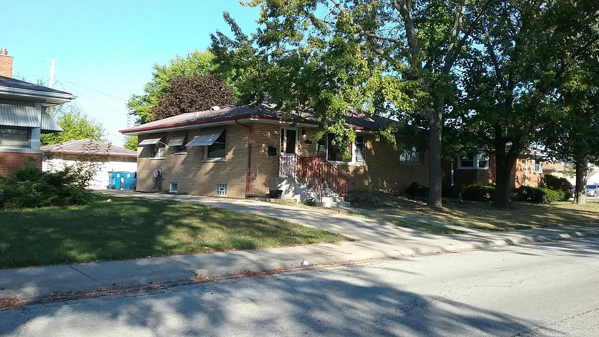 16254 Dobson Ave photo 1