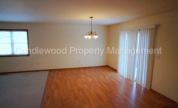 3rd image of 3372 Bridlewood Dr