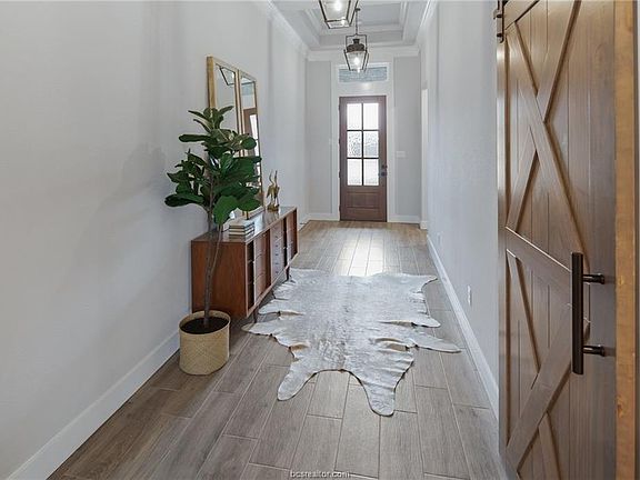 2nd image of 4107 Hennepin Ct