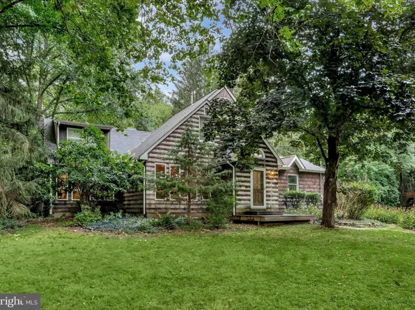 10 Crestview Dr, Hopewell, NJ 08525