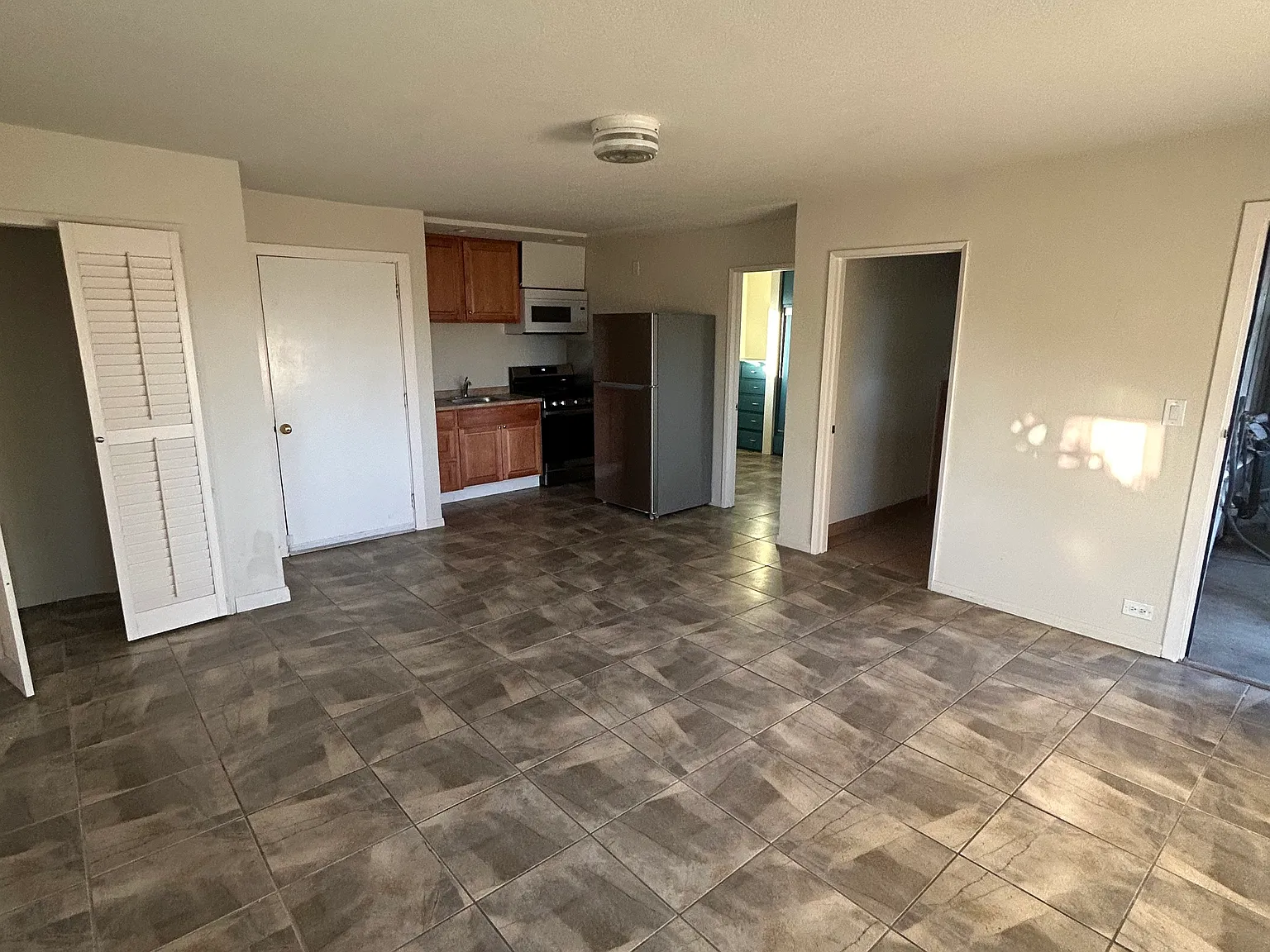 1 bed, 400 sqft, $2,500 — Photo 4