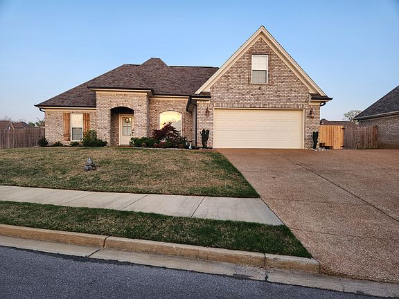 4th image of 2585 Dawnwood Cir N
