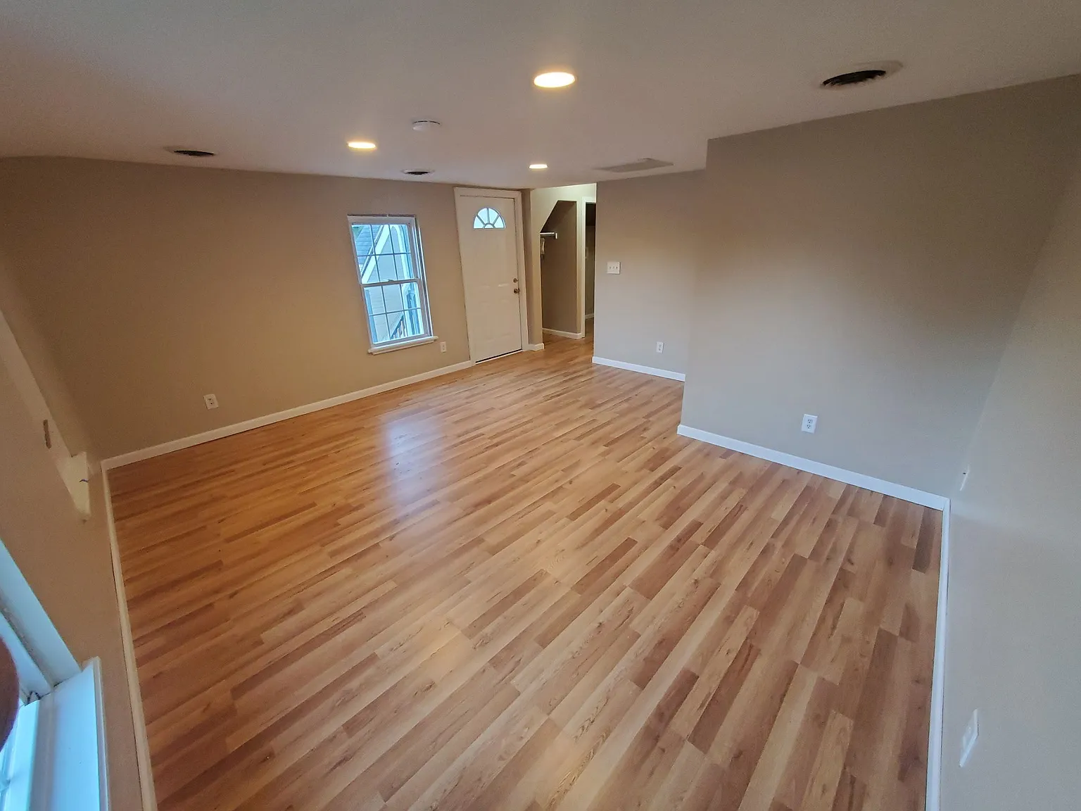 2 bed, 1.0 bath, 850 sqft, $950 — Photo 2