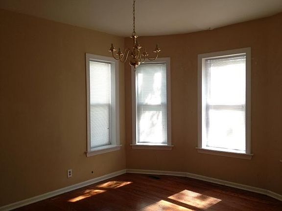 4th image of 701 N Monticello Ave