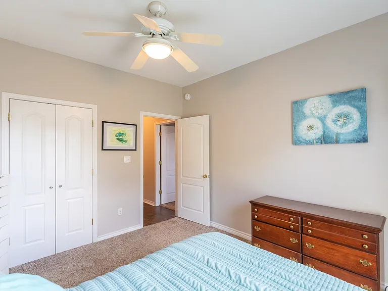 364 Alexandra Dr — Photo 26