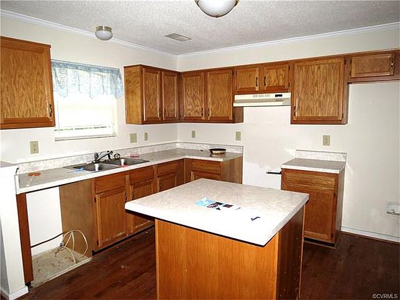 4th image of 2815 Skelton St