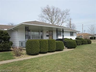 2nd image of 1712 W 28th St