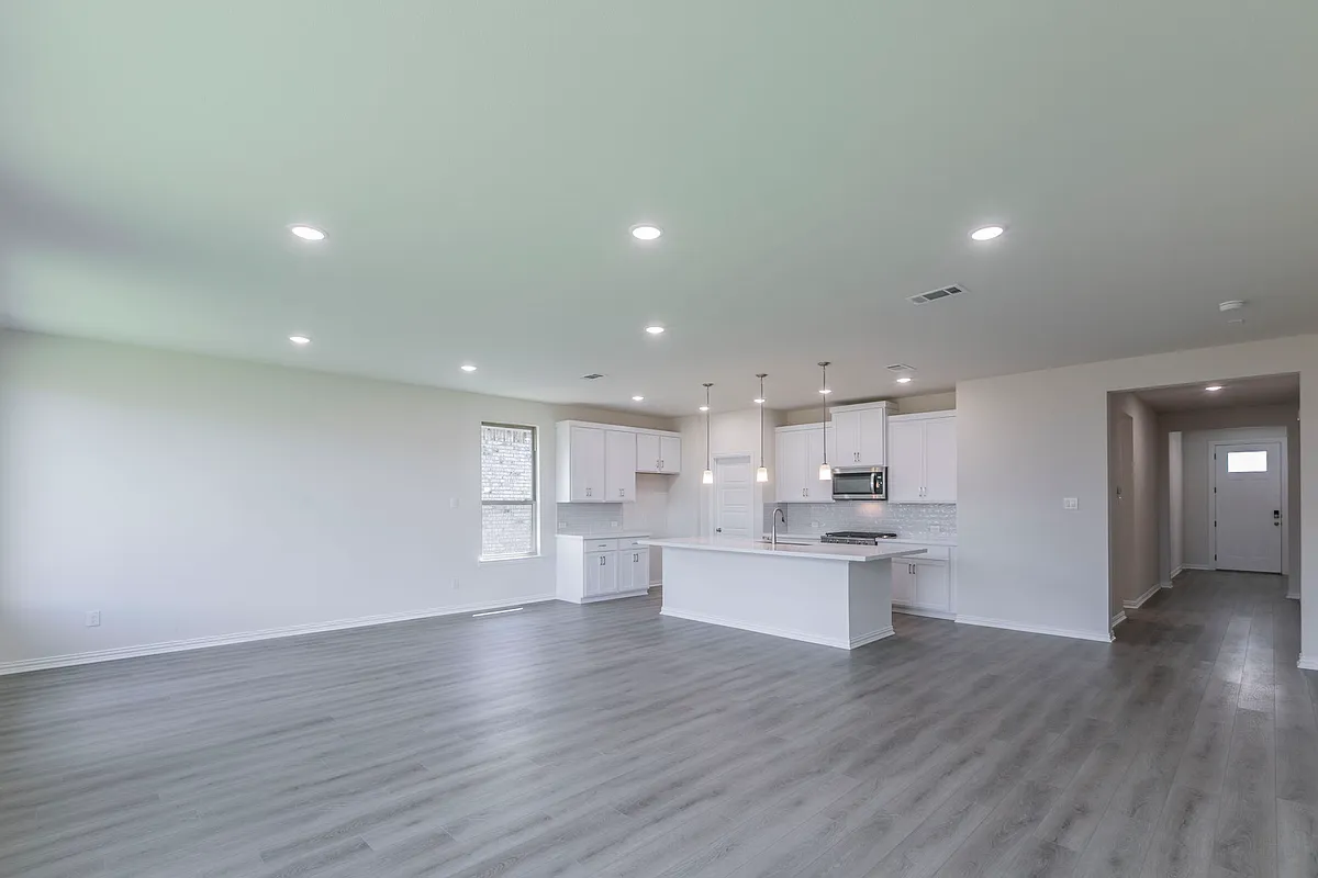 Building Photo - 3300 Riverlawn Dr