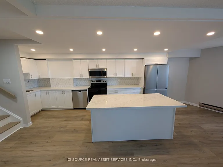 284 Mill Rd #E3 — Photo 2